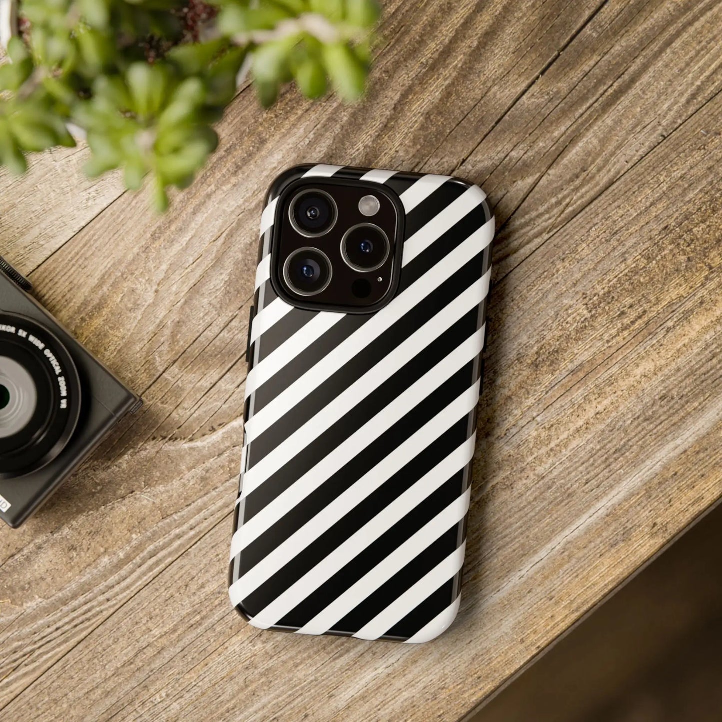 Black White Diagonal Phone Case Cover Protective Sleek Cell Phone Case Modern Smartphone Stylish - iPhone 16 Pro